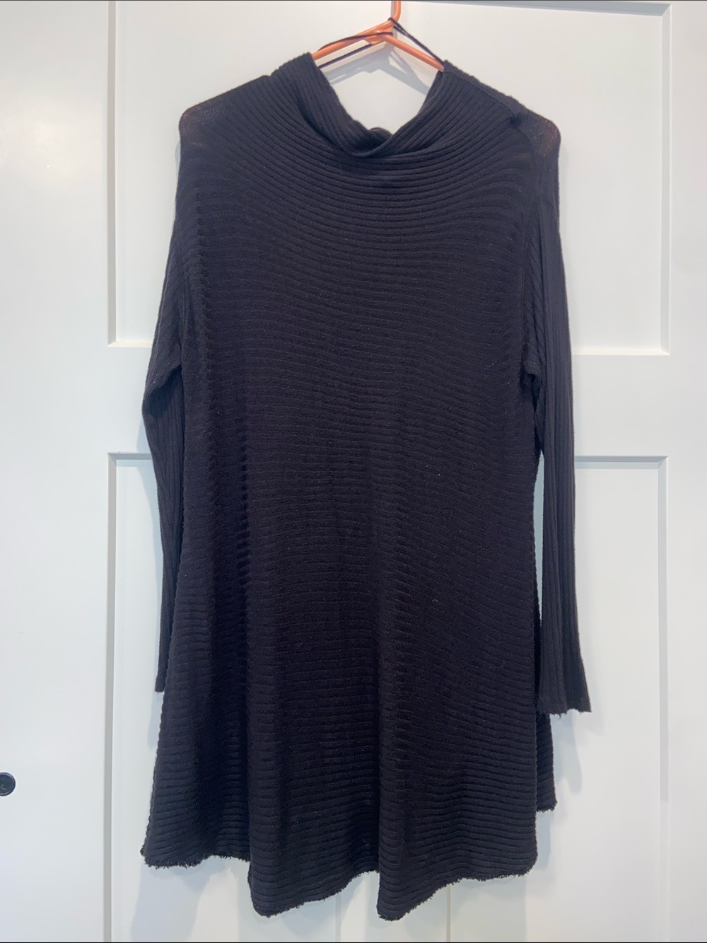 M Free People we The free Black Long Ribbed Knit Tunic top open back